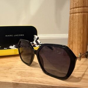 Marc Jacobs Black Geometric Sunglasses gold details